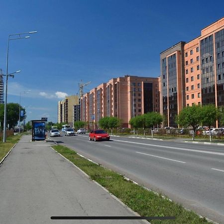 Новостройка Дворец Спорта Бизнес-Класс С Ортопедическим Матрасом И Белым Постельным Petropavl Exteriör bild